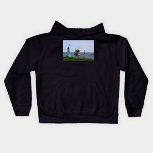 Crab cutter in Fedderwardersiel Kids Hoodie